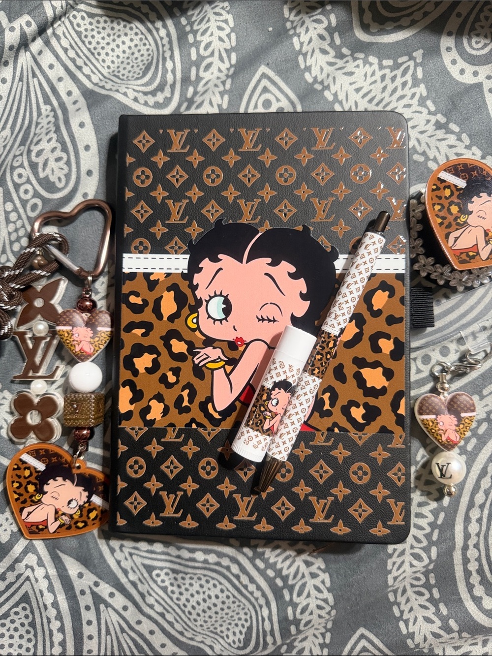 Brown & Tan Betty Boop Journal & Accessories.
Set.